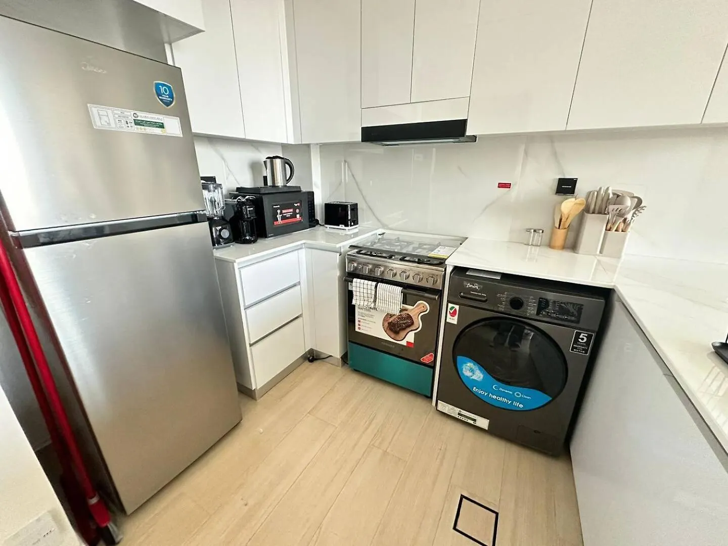 Modern 1Br In Jvc Balcony, Pool & Parking Apartment Dubai