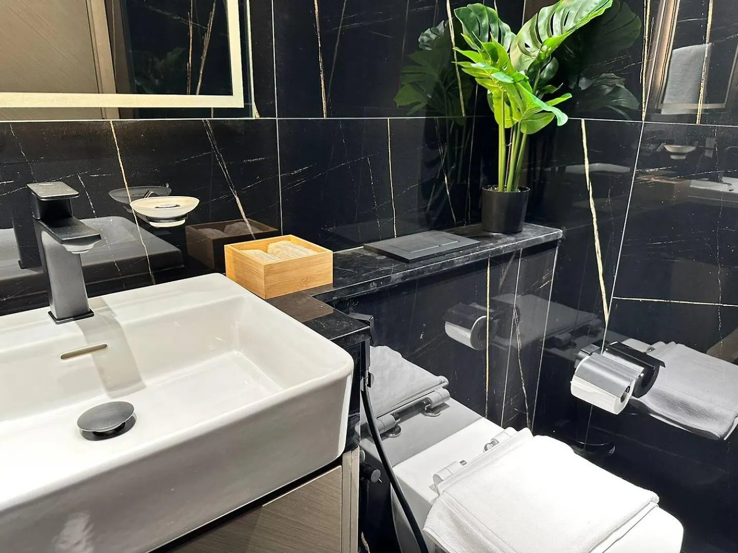 Modern 1Br In Jvc Balcony, Pool & Parking Apartment Dubai