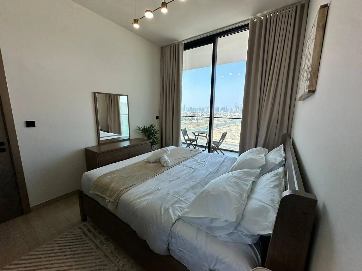 Modern 1Br In Jvc Balcony, Pool & Parking Apartment Dubai