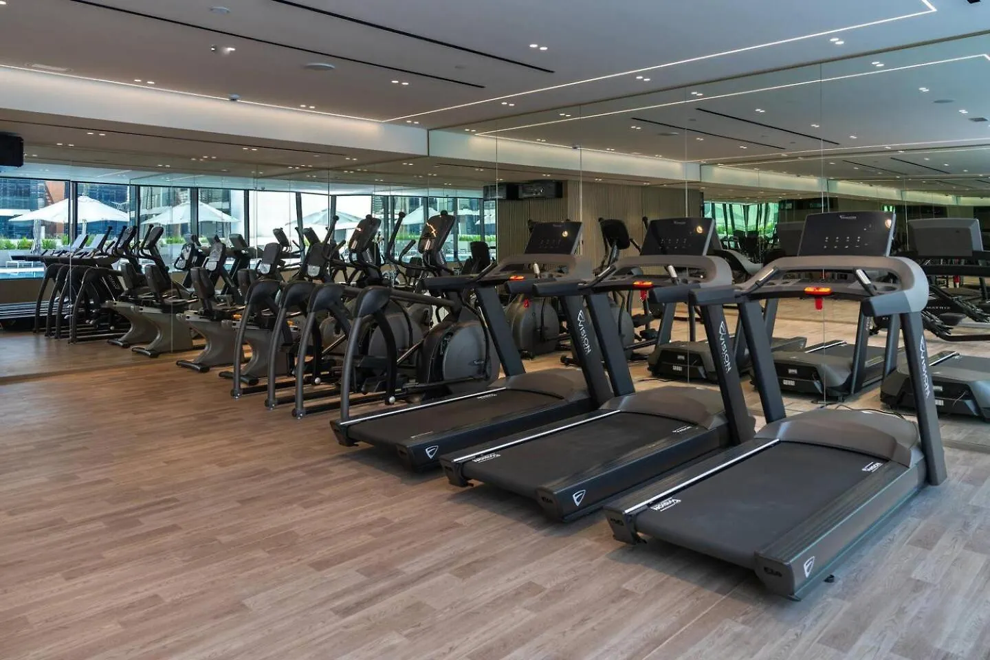 Modern 1Br In Jvc Balcony, Pool & Parking Apartment Dubai 0*,