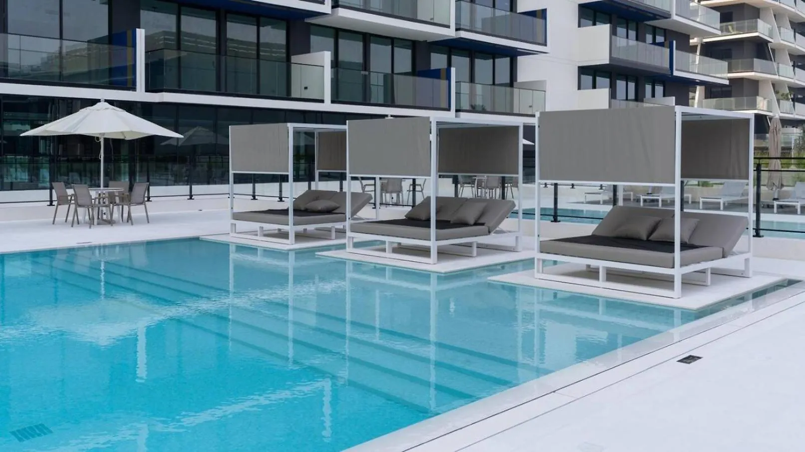 Modern 1Br In Jvc Balcony, Pool & Parking Apartment Dubai